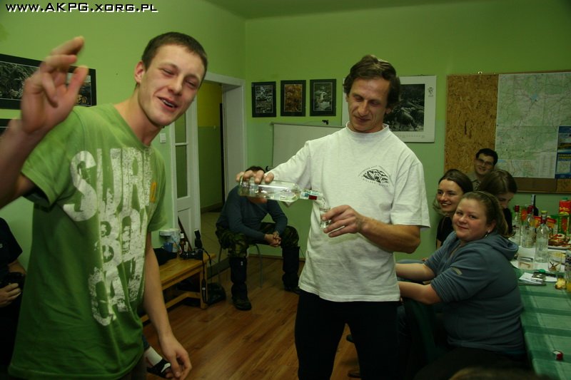 Blachowanie nowych Przewodników z kursu „Kolejarzy” w Rycerce Kolonii u szanownego Andrew